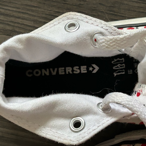 CONVERSE I ❤️ NY toddler size 9 high top canvas shoes - Picture 6 of 7